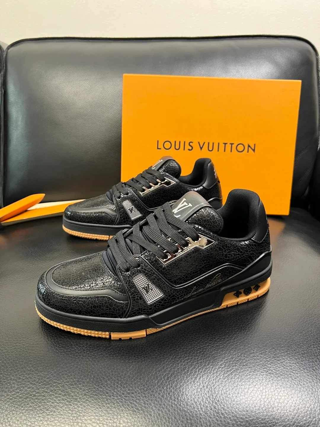 Men's shoes 💰820 Lv high quality top handicrafts Louis Vuitton, counters are equipped with the original factory, the uppers are imported from Italy, high-quality splicing colorful complex crafts, imported cowhide lining is soft and comfortable, soles: original soles specially provided by the original factory, T men's shoes 💰U exclusive movable molded soles are super comfortable, original factory single goods, code number 38-45 (customized 46)